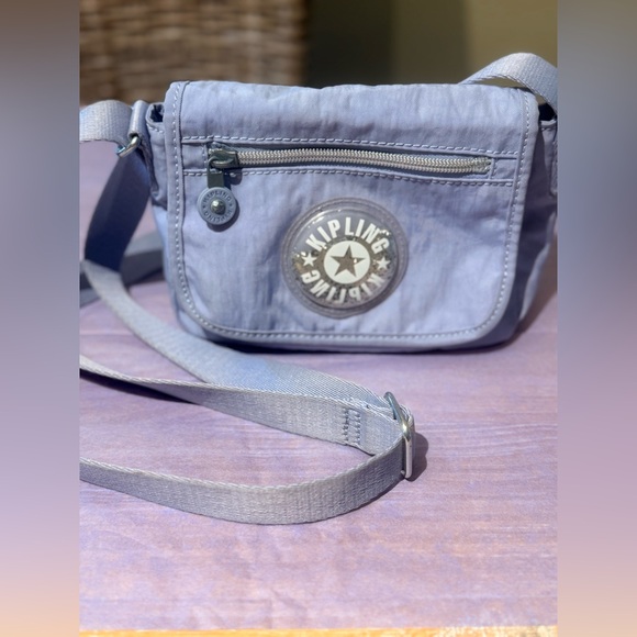 Kipling Crossbody bag. Lavender. Glitter in emblem. - Picture 2 of 11